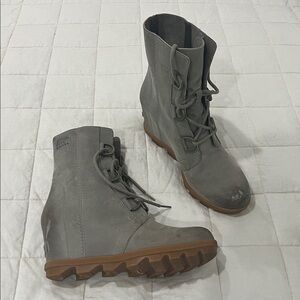 Sorel Gray Lace-Up Boots